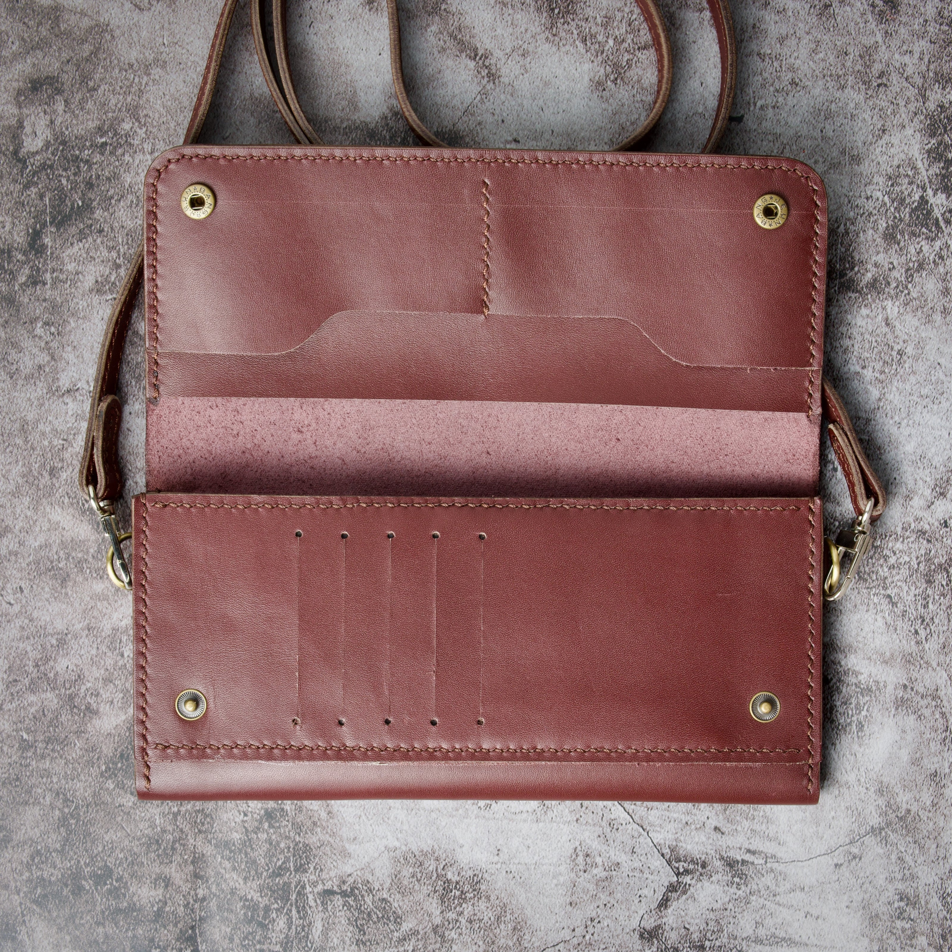 Gul Sahar – Kompakte Umhängetasche