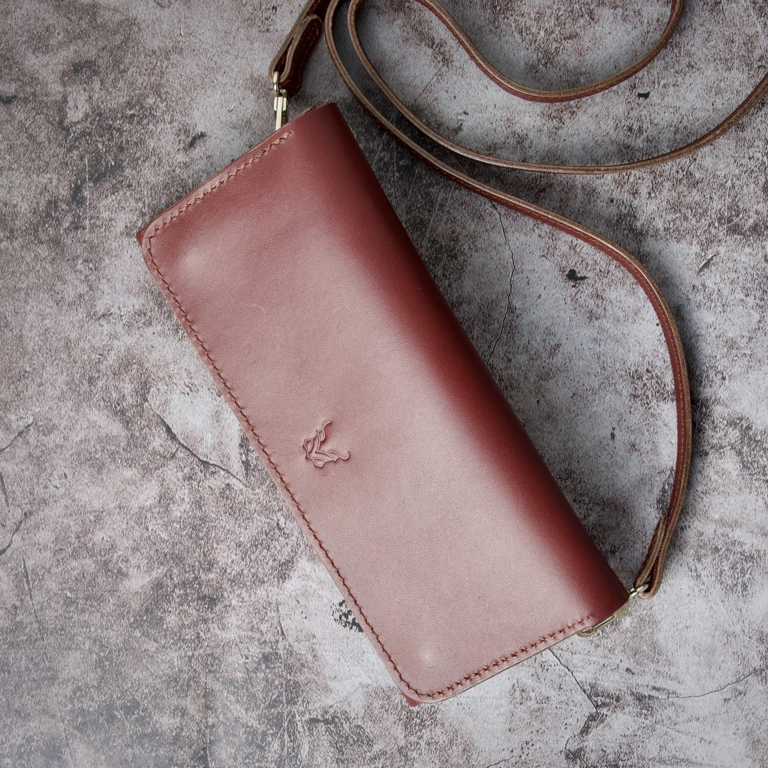 Gul Sahar – Kompakte Umhängetasche