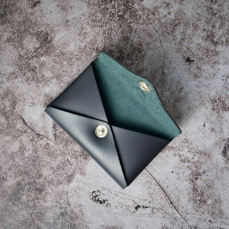 Niva Seal - Ultra Compact Card Sleeve