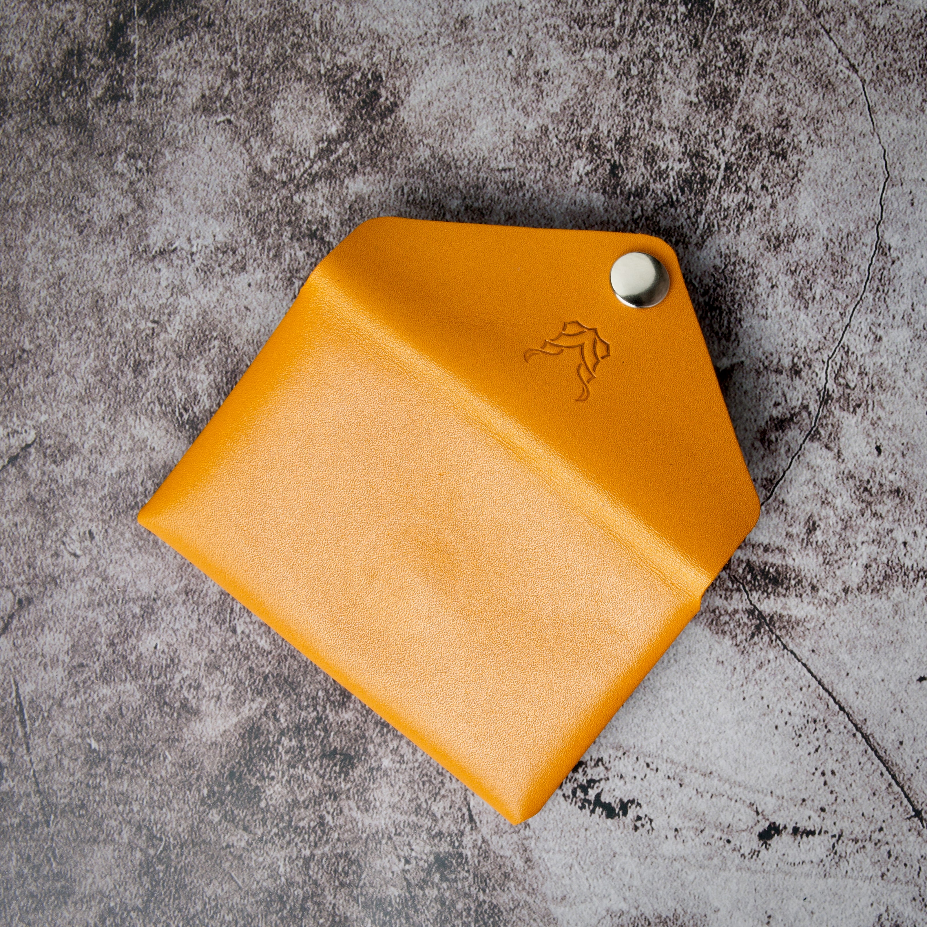 Niva Seal - Ultra Compact Card Sleeve