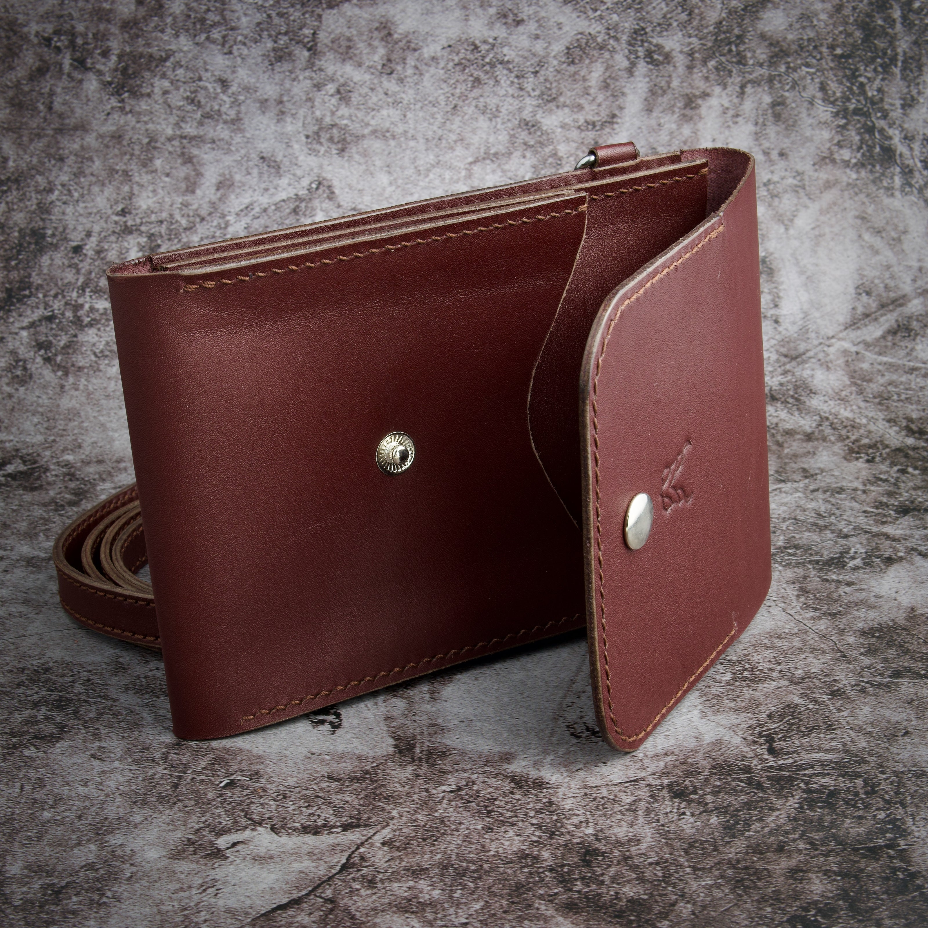 Nora Veldt – Kompakte Umhängetasche