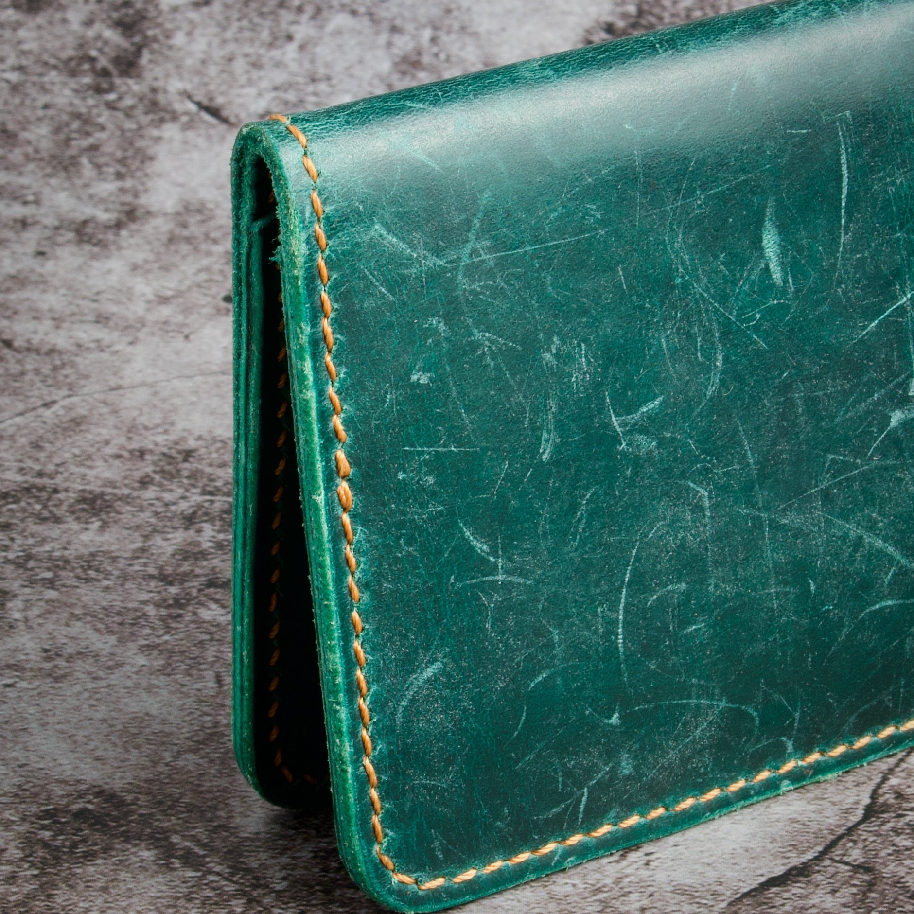 Slim Vertical Bi-Fold Wallet | Ravi Fold