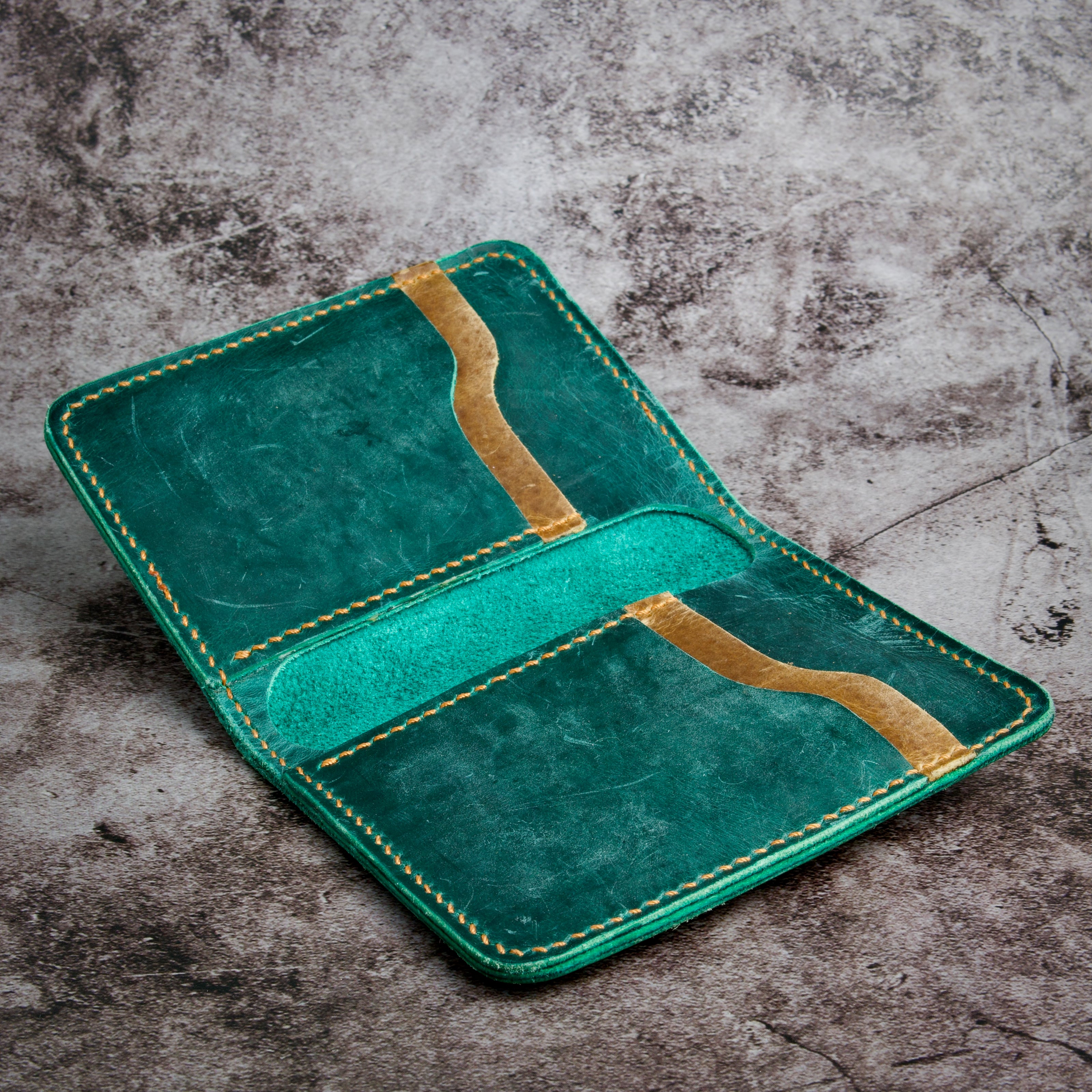 Slim Vertical Bi-Fold Wallet | Ravi Fold