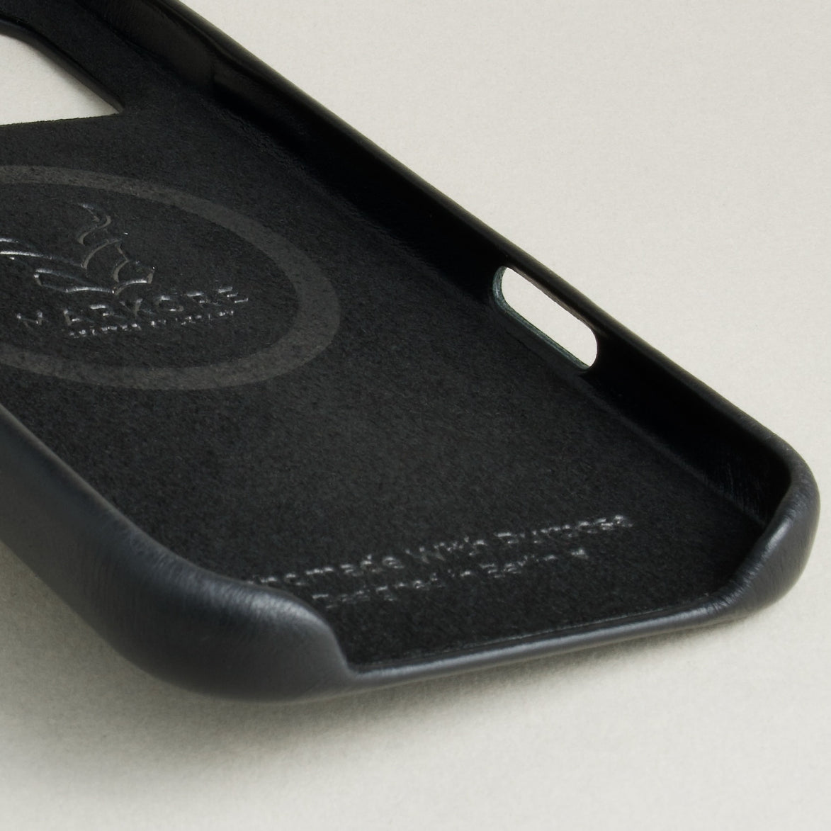 Lederhülle für das iPhone 17 | Shell Frame